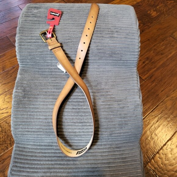 Levi's Belt Mens Small Brown Faux Leather Riveted Belt NWT - Picture 3 of 11